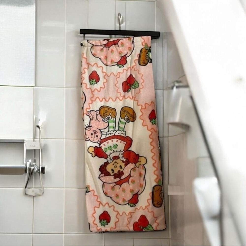 Strawberry Shortcake Plush Oversized Throw Blanket 🍓